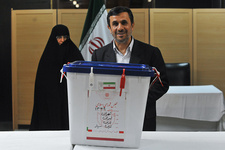 سنت‌شكني احمدي‌نژاد در راي‌ دادن