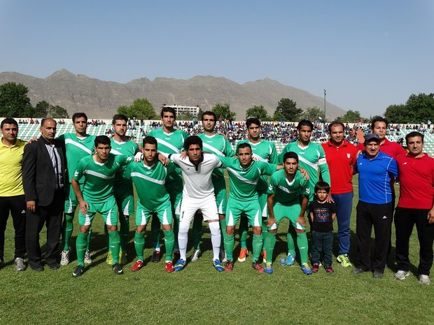 کمک ۳۰۰ میلیون تومانی شهرداری خرم آباد به تیم فوتبال خیبر